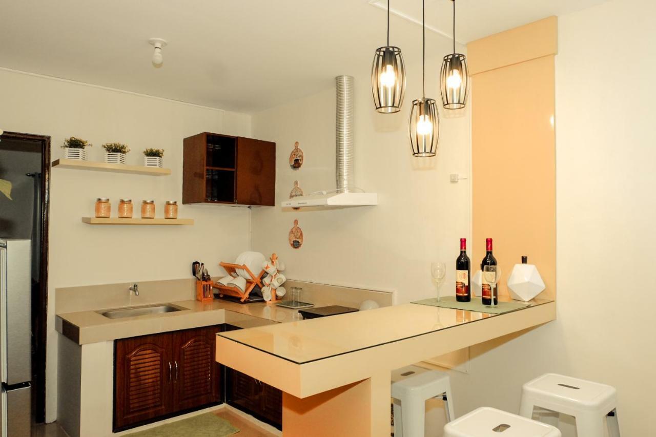 Fully Furnished Apartment With Netflix And Wifi Batangas Bagian luar foto